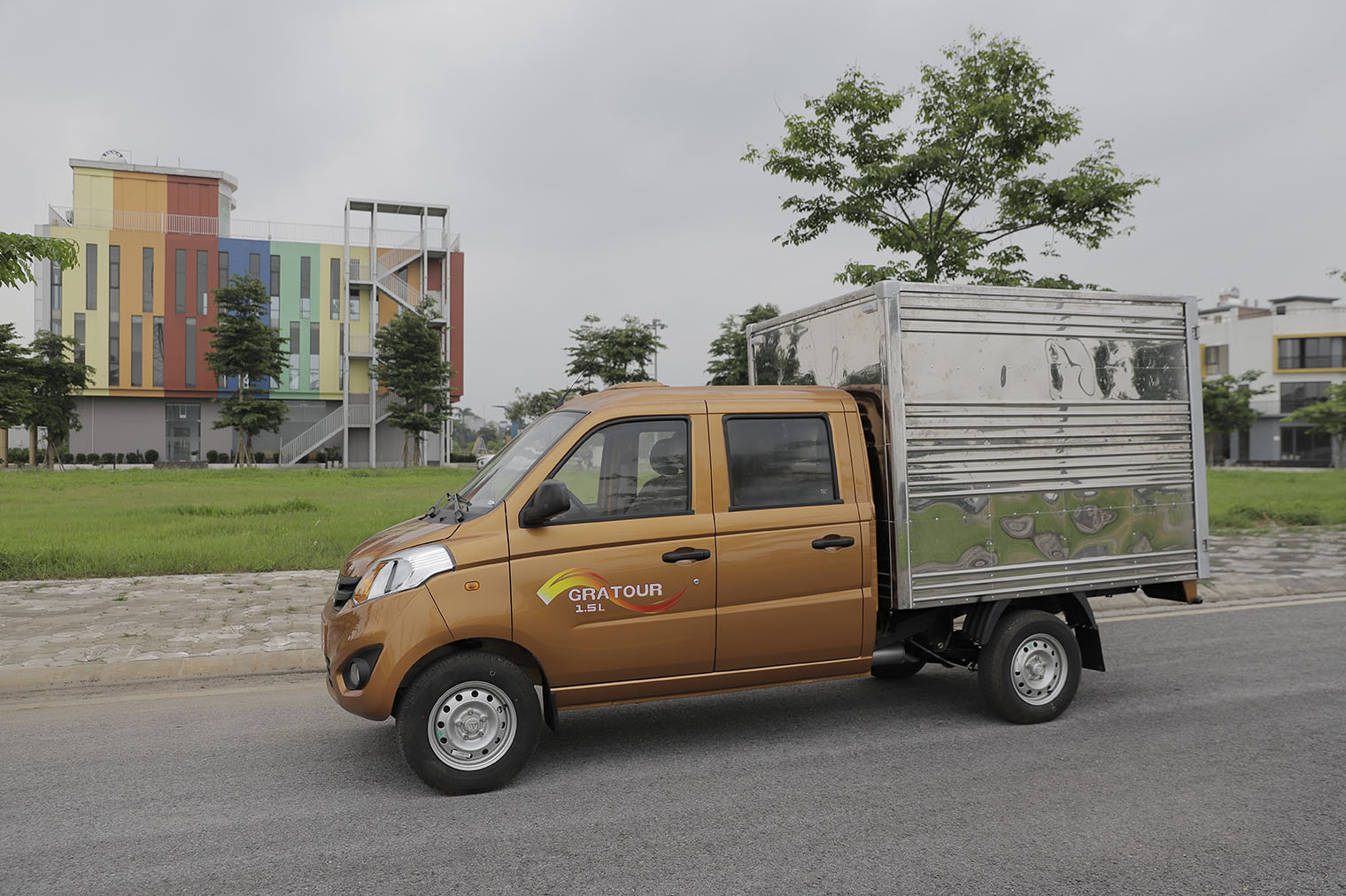 Foton Gratour cabin kép thùng kín